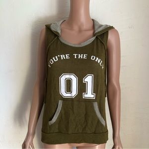 Papaya Olive Green Sleeveless Hoodie Activewear Shirt Women’s Size S Elastic Top
